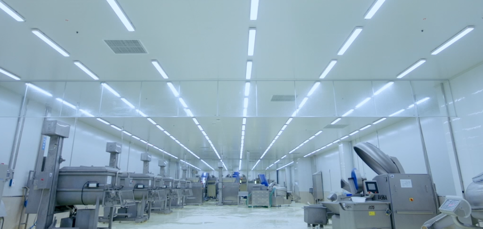 現代化的生產工廠和設備